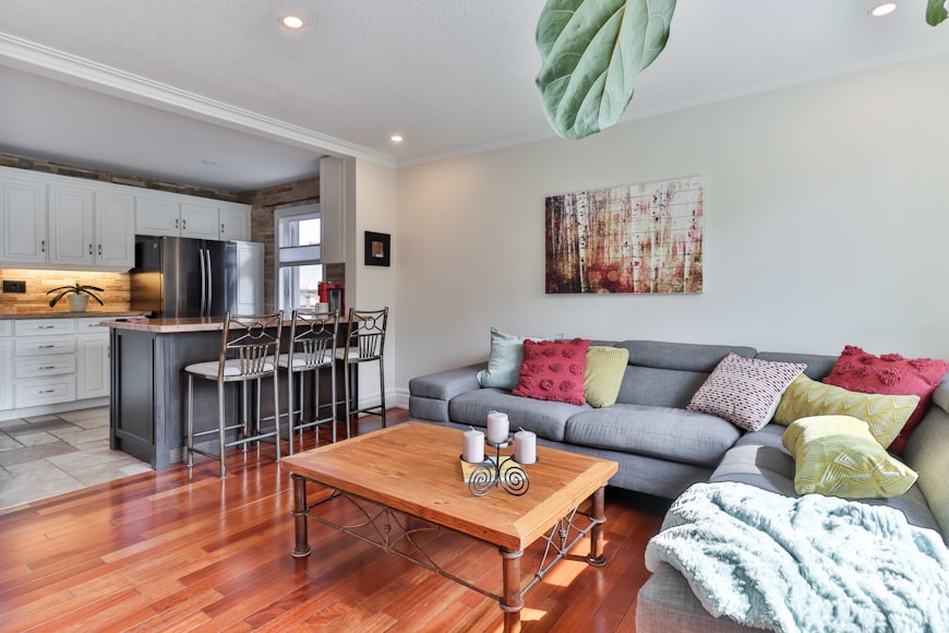 12 Small Apartment Living Room Ideas to Maximize Your Space